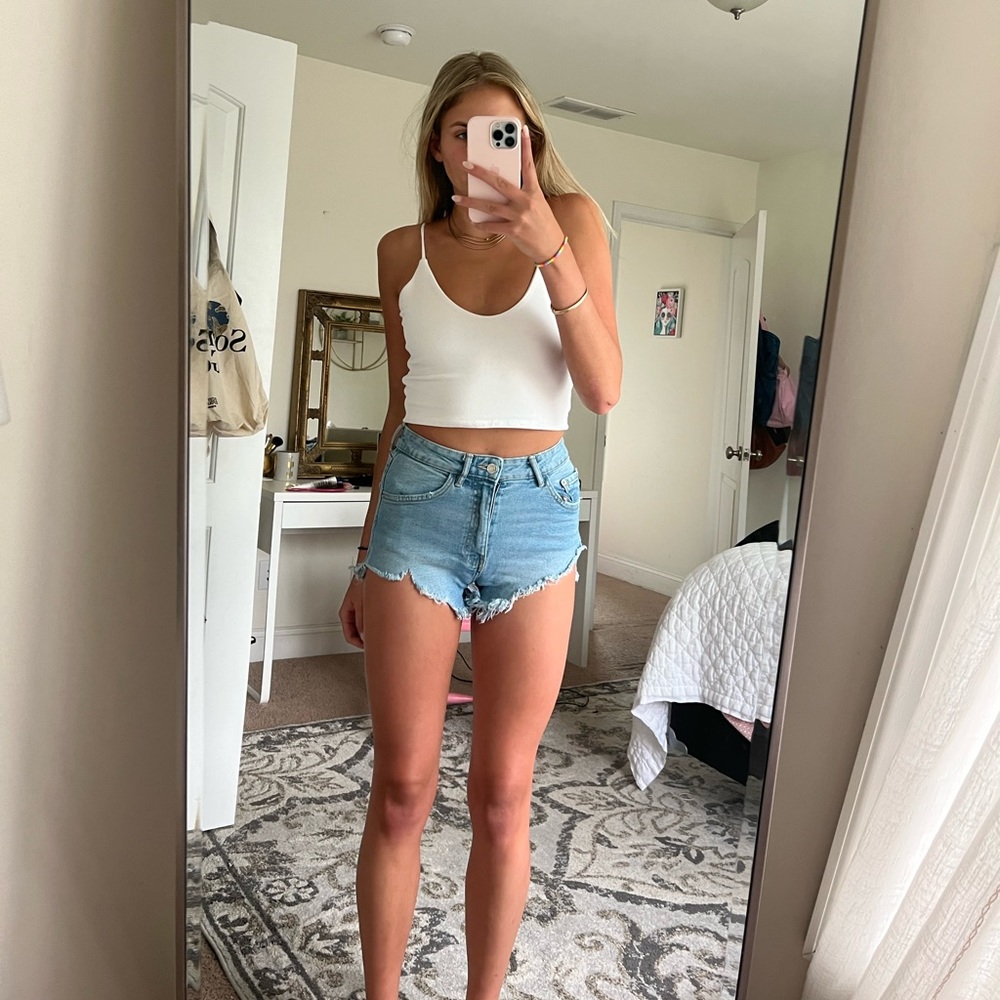 ZARA HIGH WAISTED LIGHT WASH SHORTS